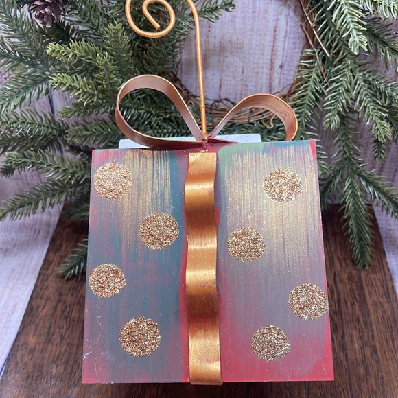 Handmade present ornament - Picture 2 of 3